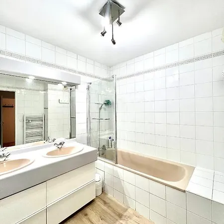 T2 Parking/climatisation - Proche Halles Au Grain Apartamento